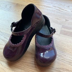 Purple Girls Dansko 32